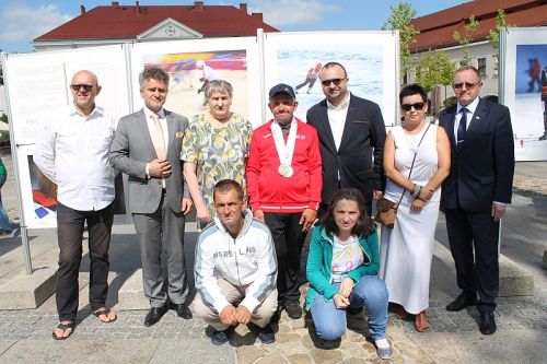Trwa �adowanie zdj�cia...